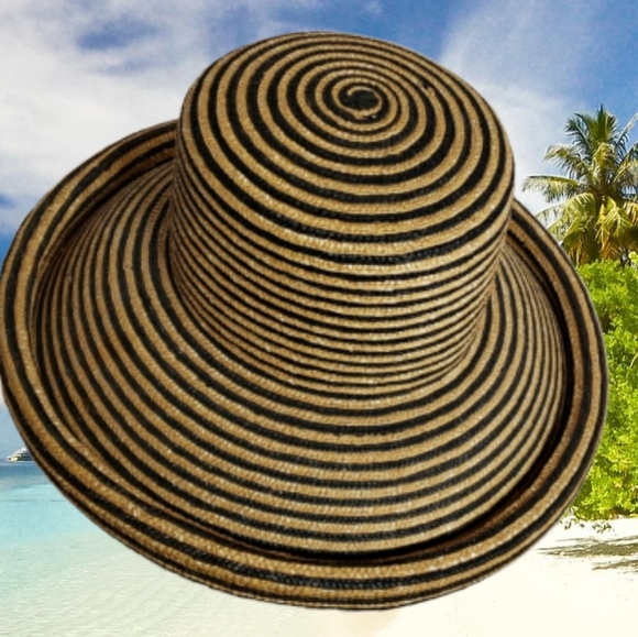 Laura Ashley Accessories - Laura Ashley Straw Sun Hat